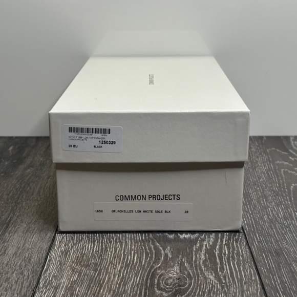 Common Projects - Achilles Low in Black - Size 39 - Picture 8 of 8